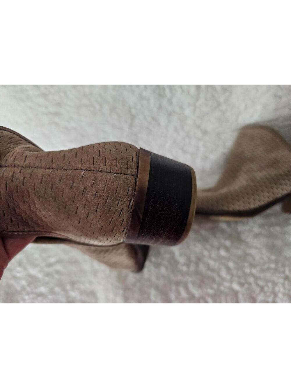 Women's Lucky Brand Leather Ankle Boots Short Slip On Size 9.5 M Beige Comfort - Picture 5 of 15